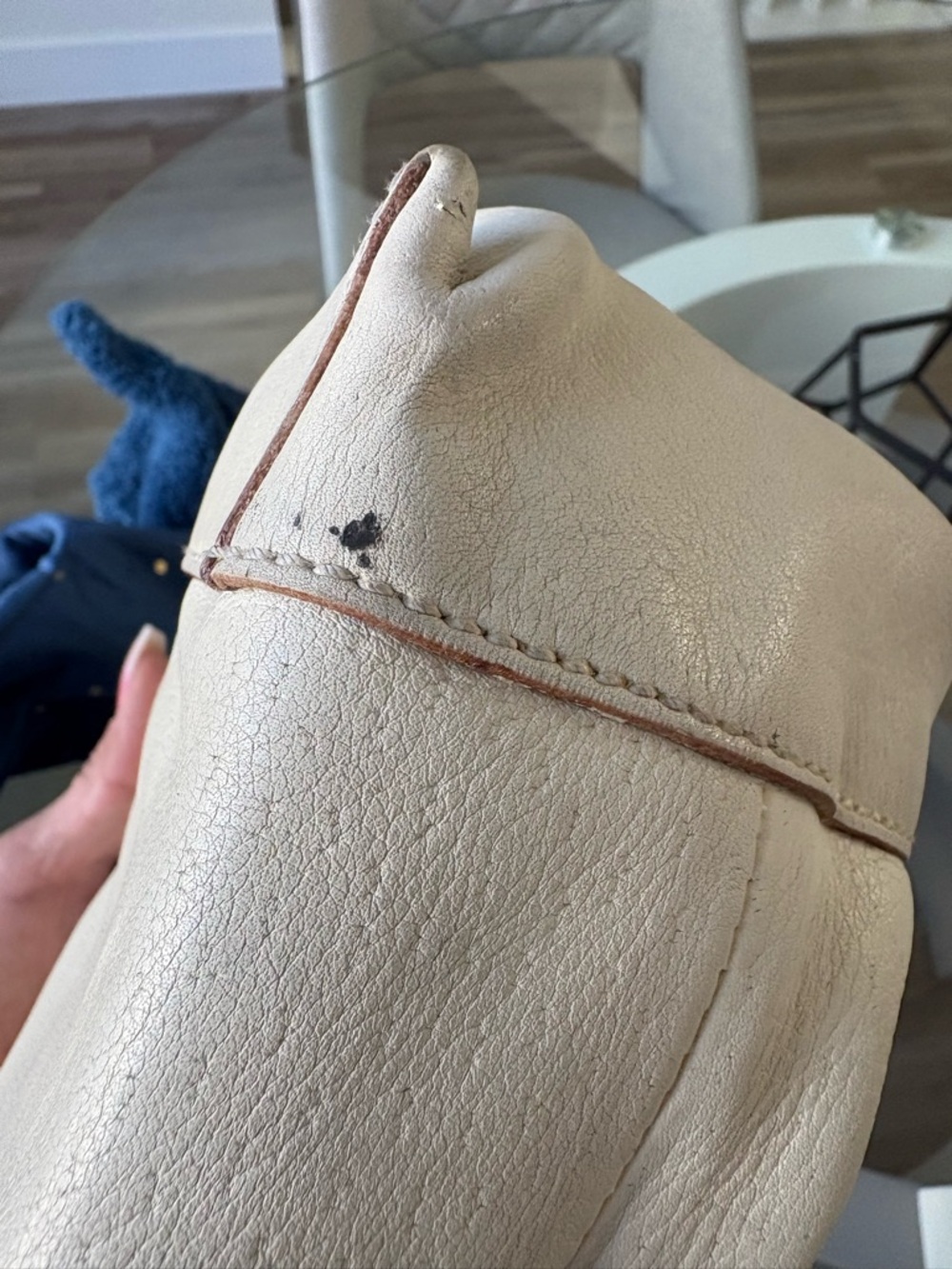 Gucci Cream Leather Shoulder Bag - Picture 5 of 8
